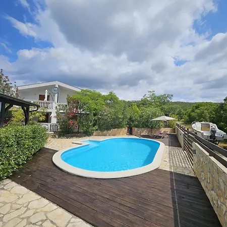 Sunny Pool Maslenica