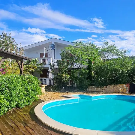 Sunny Pool Maslenica