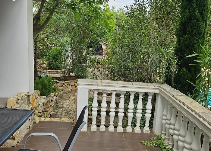 Sunny Pool Apartment Maslenica