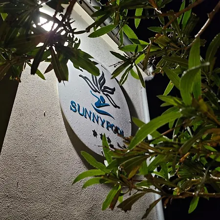 Sunny Pool Apartment Maslenica