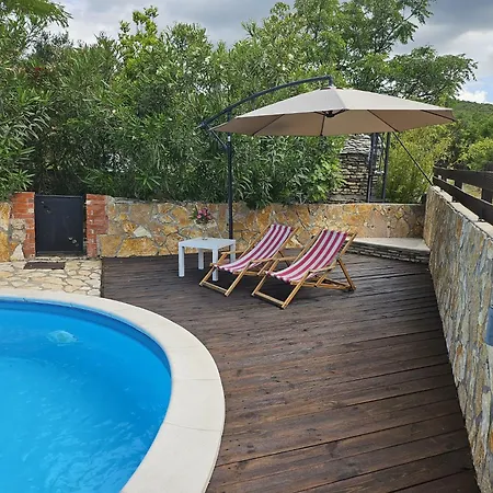 Sunny Pool Apartment Maslenica
