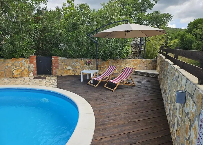 Sunny Pool Daire Maslenica